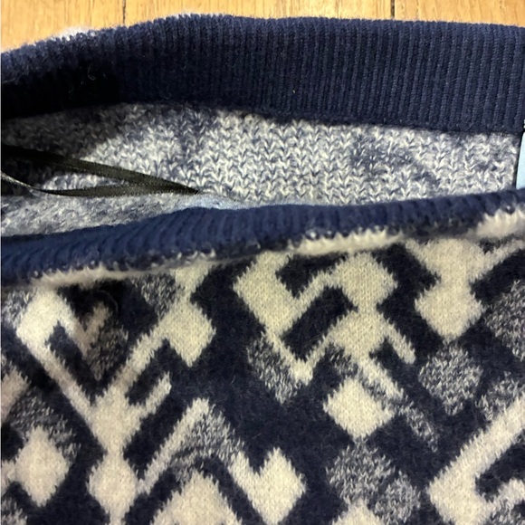 Prada Navy and White Geometric Skirt — Featured in Vogue (Size 8) - Picture 6 of 11